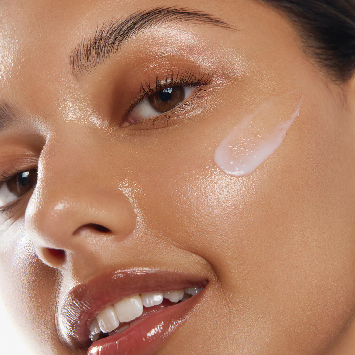 The Dewy Milk Moisturizer - Image 9